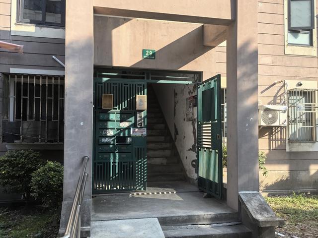 kaiyun官方-浦东多个小区门禁同时瘫痪又是政府早年统一改造实事工程该如何“善